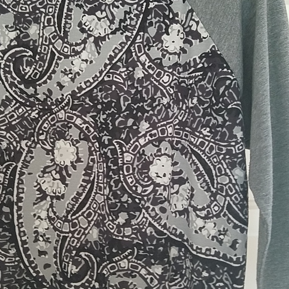 Lularoe Randy tee - Picture 2 of 2